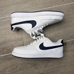 Nike Court Vision Low